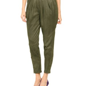 Leather pant with pleated detailing below the waistline