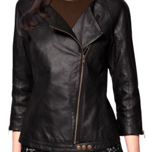 Three-fourth hands feminine biker leather jacket