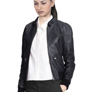 Chic formal leather jacket with angled pockets